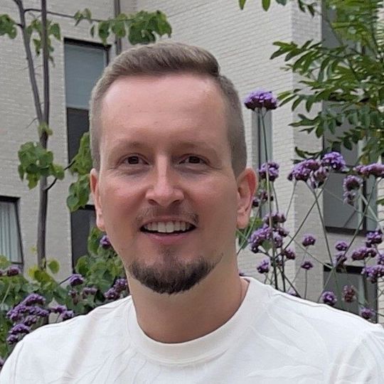 Tomas